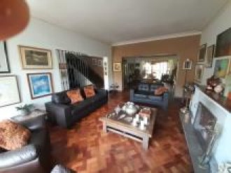 VENTA DE CASA AMPLIA ILUMINADA EN MUY BUEN ESTADO SAN ANTONIO MIRAFLORES