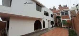 4 Cuartos, 348 m² – Vendo Casa + Dpto. Piscina Cedros de Villa Chorrillos ( 731)