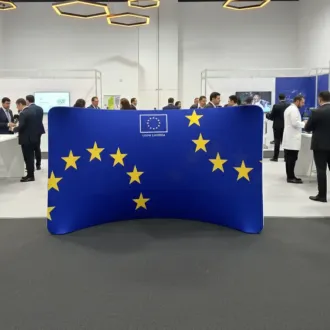 BACKING DE TENSION CURVO PARA EVENTOS Y PUBLICIDAD