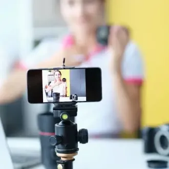 Srta. practicante de edicion de video y comunicacion audivis