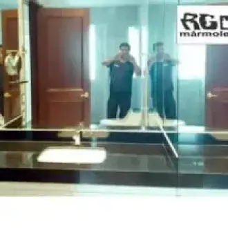 TABLEROS DE COCINA Y BAÑO DE MÁRMOL Y GRANITO