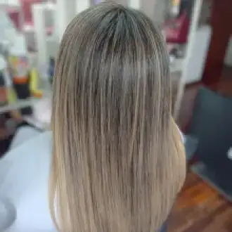 peluquera colorista estilista a domicilio