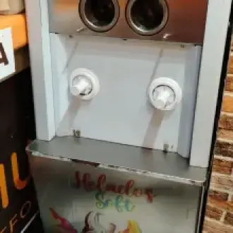 VENDO MAQUINA DE HELADOS SOFT 5 MIL SOLES A TRATAR BARRANCO