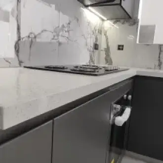  INSTALACIÓN DE TABLEROS DE CUARZO GRANITO PIEDRA SINTERIZAD