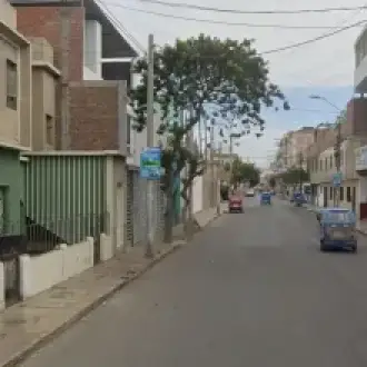 Se vende casa céntrica en Huacho