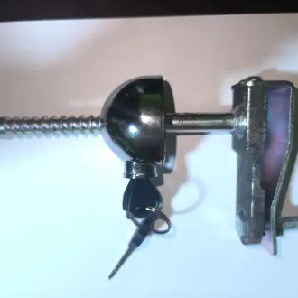 SEGURO DE LLANTA DE REPUESTO ORIGINAL TOYOTA HILUX 