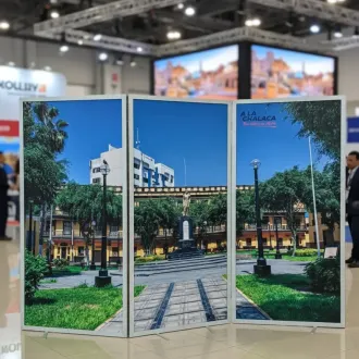 Biombo plegable publicitario para eventos y promociones