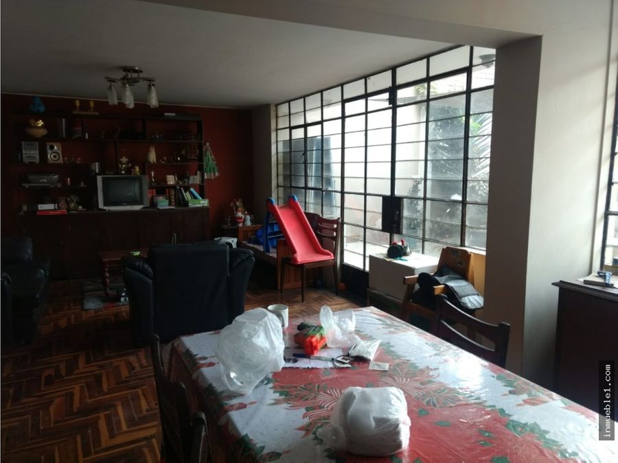 VENTA DE CASA FRENTE A PARQUE URB TRINIDAD LIMA