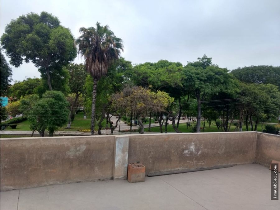 VENTA DE CASA FRENTE A PARQUE URB TRINIDAD LIMA