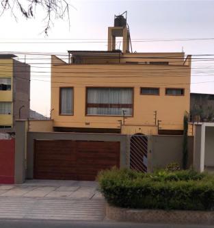 6 Cuartos, 198 m² – CASA EN VENTA - ID 177740