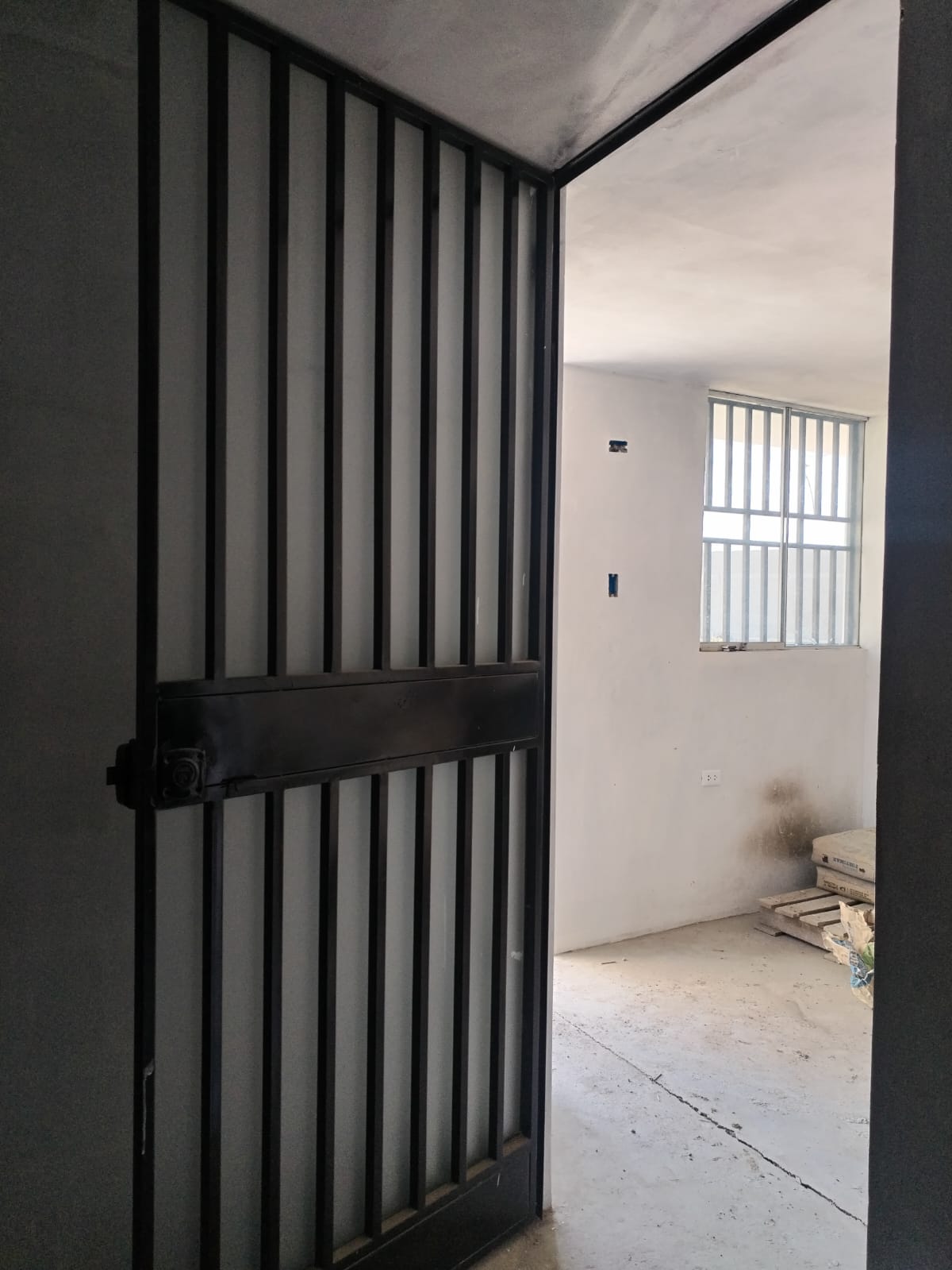 Nuevo Local Comercial Industrial 2300 M2 - cel 982712242