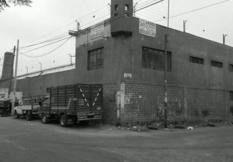 2 Cuartos, 2700 m² – Ate vendo local industrial 3 en Urbanizacion Vulcano y Santa Ra