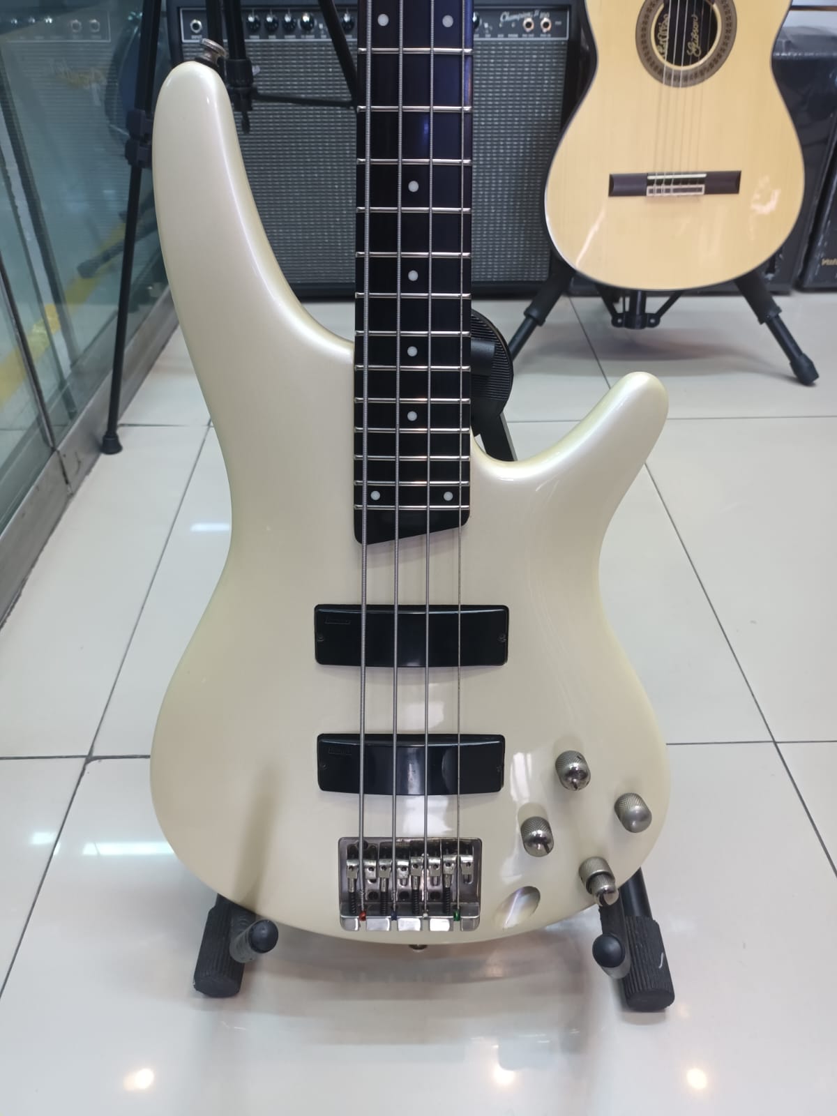 SE VENDE BAJO ELECTRICO SDGR IBANEZ MIRAFLORES CANTUARIAS140