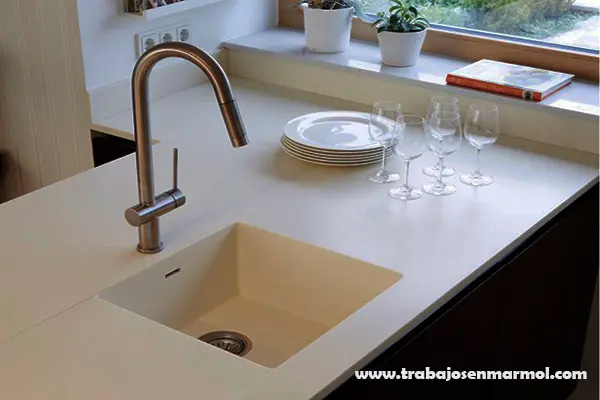 Corian Krion Koris Novanite mantenimiento profesional