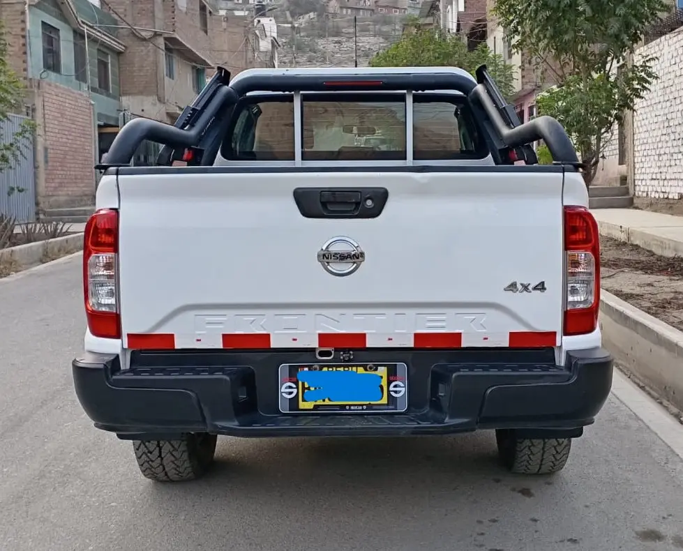 SE VENDE CAMIONETA NISSAN NP 300 FRONTIER 4X4