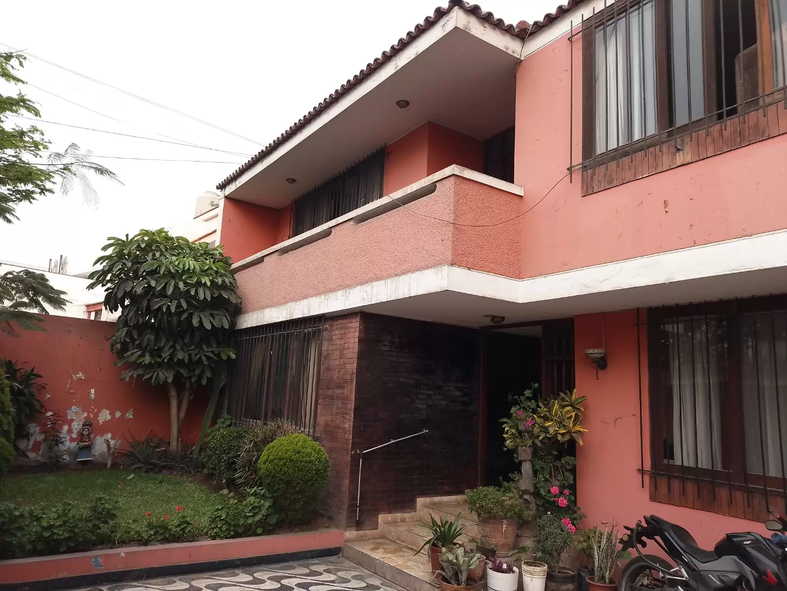 EXTRAORDINARIA CASA EN VENTA SAN BORJA