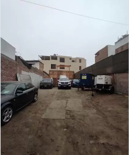 SE VENDE TERRENO EN LA MOLINA