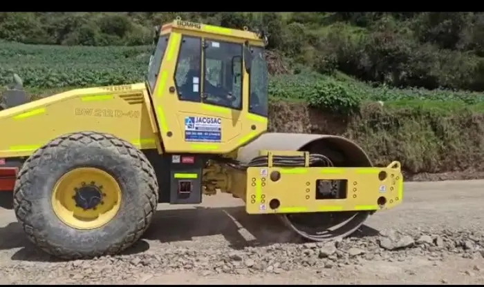 VENDO RODILLO COMPACTADOR DE 1 ROLA BOMAG - 2011.