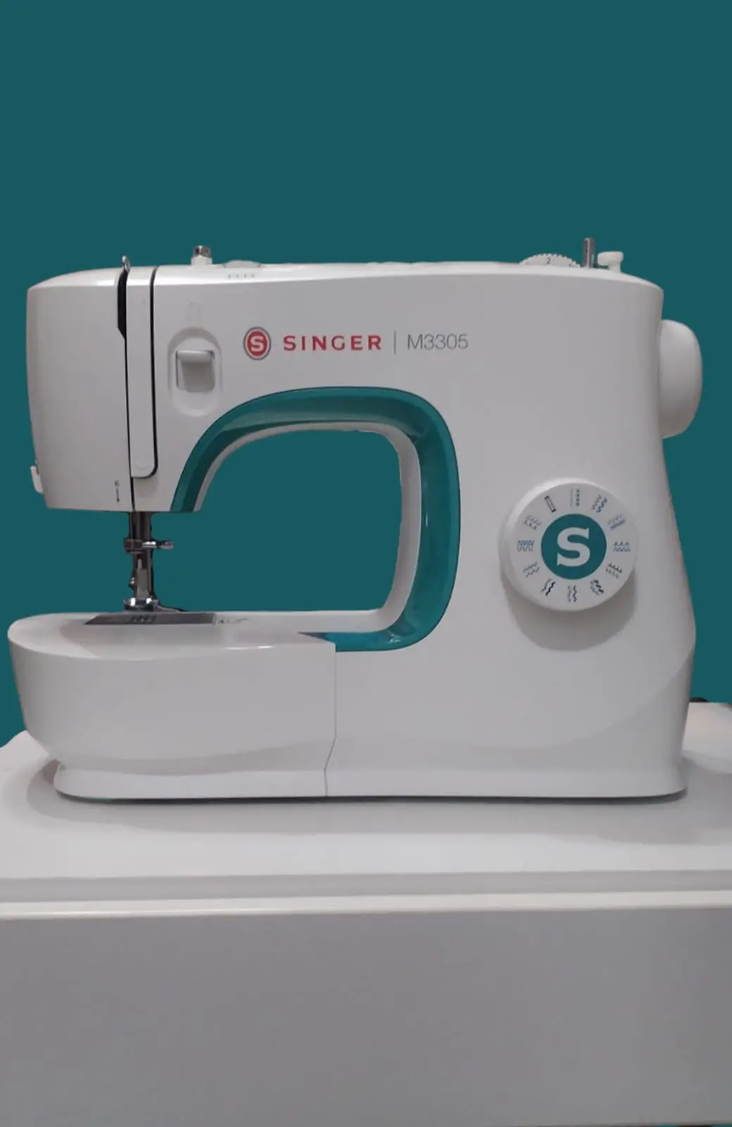 Vendo maquina de coser Singer M3305.