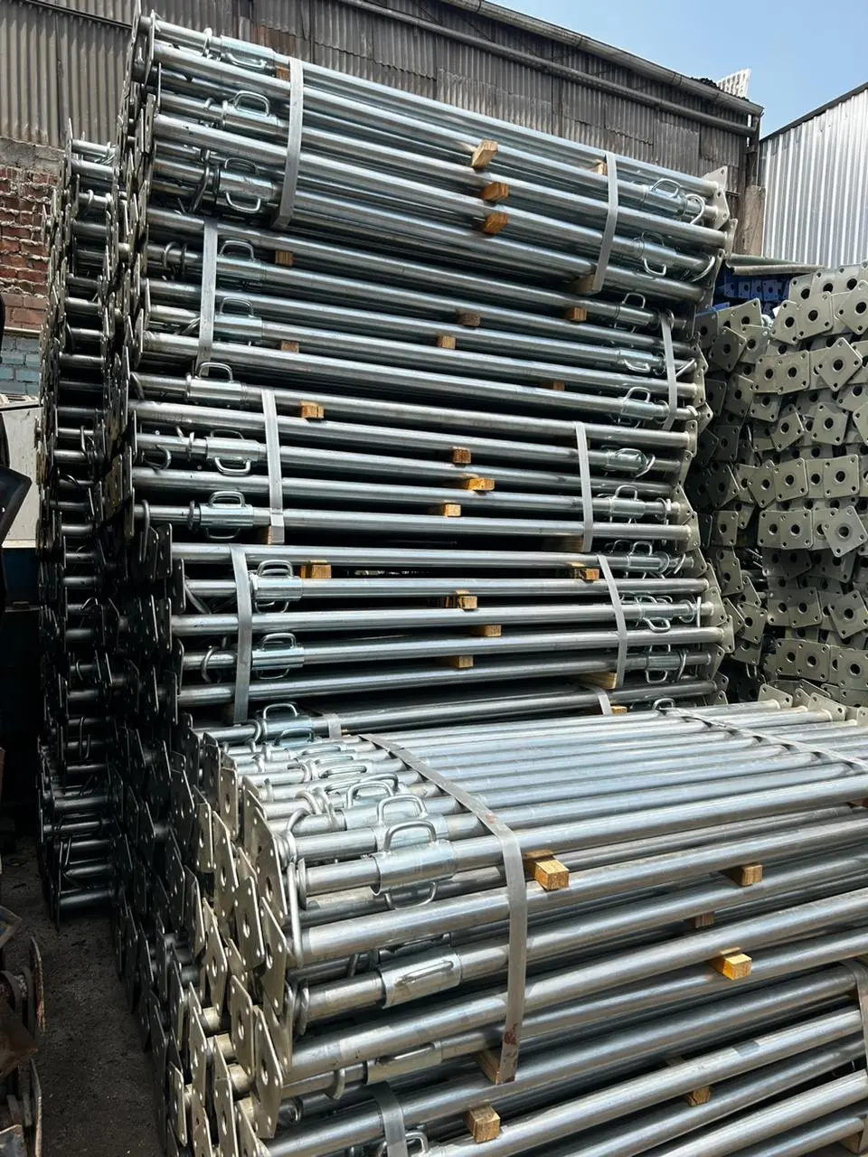 Puntal Pesado Importado galvanizado de 3.00 a 5.00m