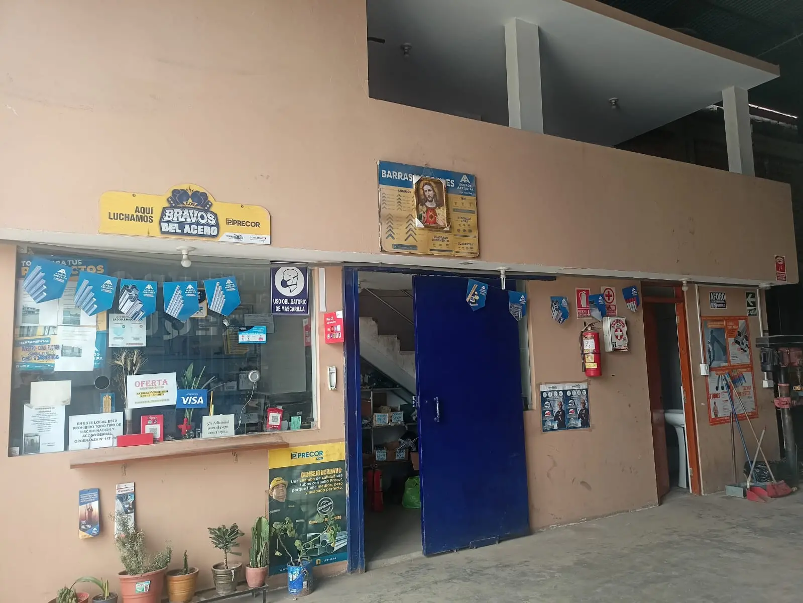 OCASION SE VENDE LOCAL COMERCIAL EN VILLA MARIA DEL TRIUNFOLIMA 