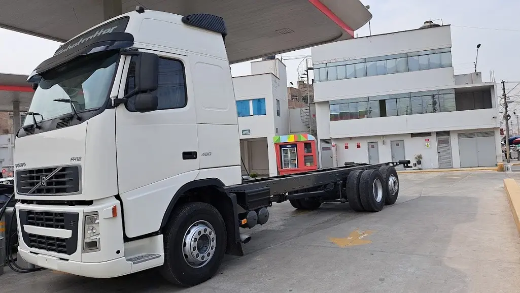 VOLVO FH12 GLOBETROTTER CAMION