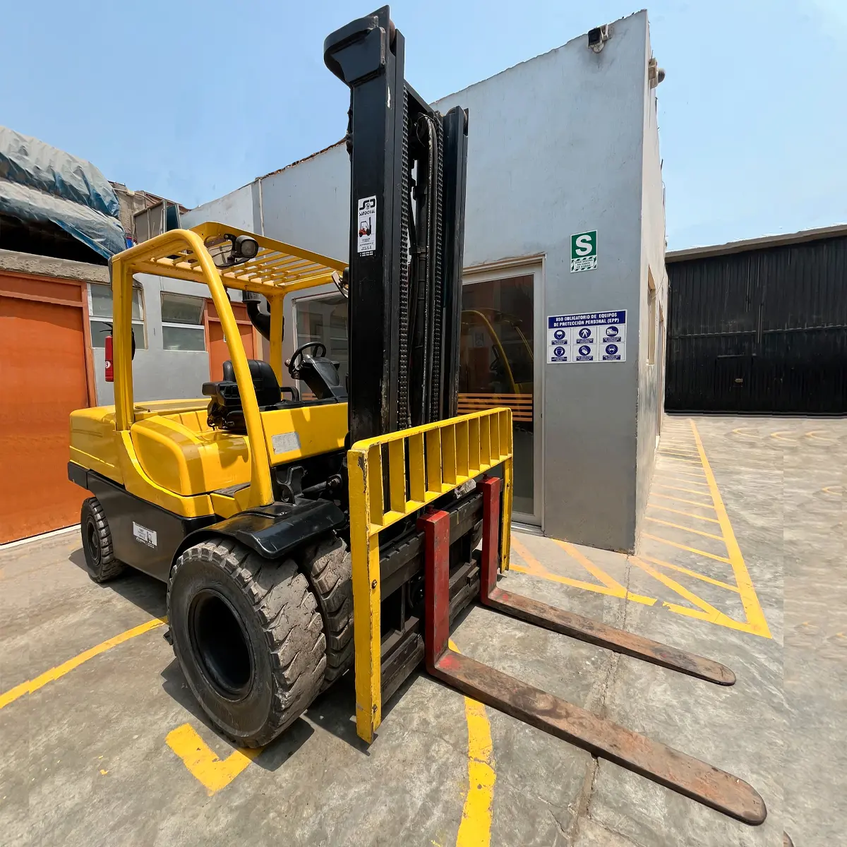  Oportunidad Única Venta de Montacargas uñas HYSTER H120FT 