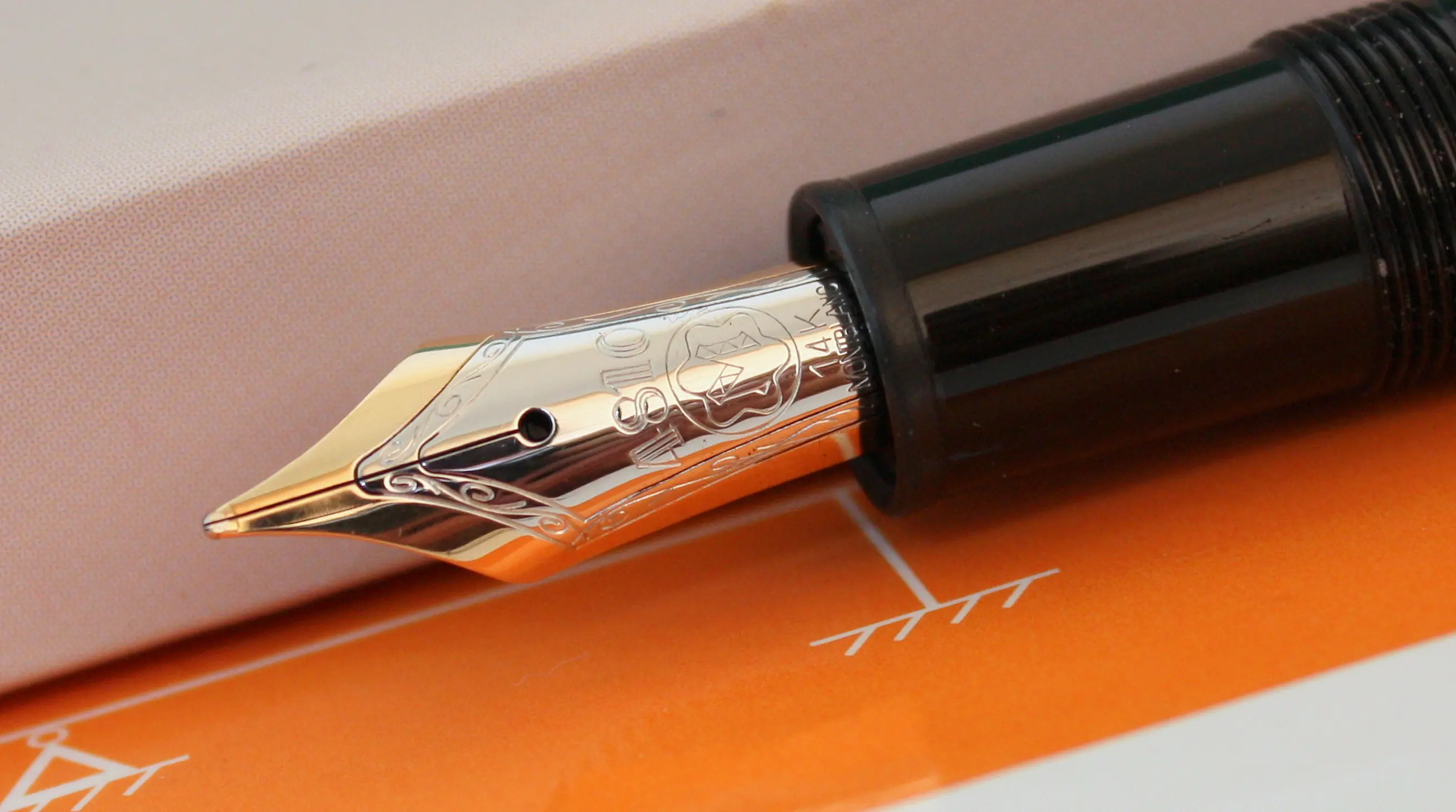 REGALE UNA JOYA REGALE MONTBLANC CROSS PARKER WATERMAN ORIGINALES