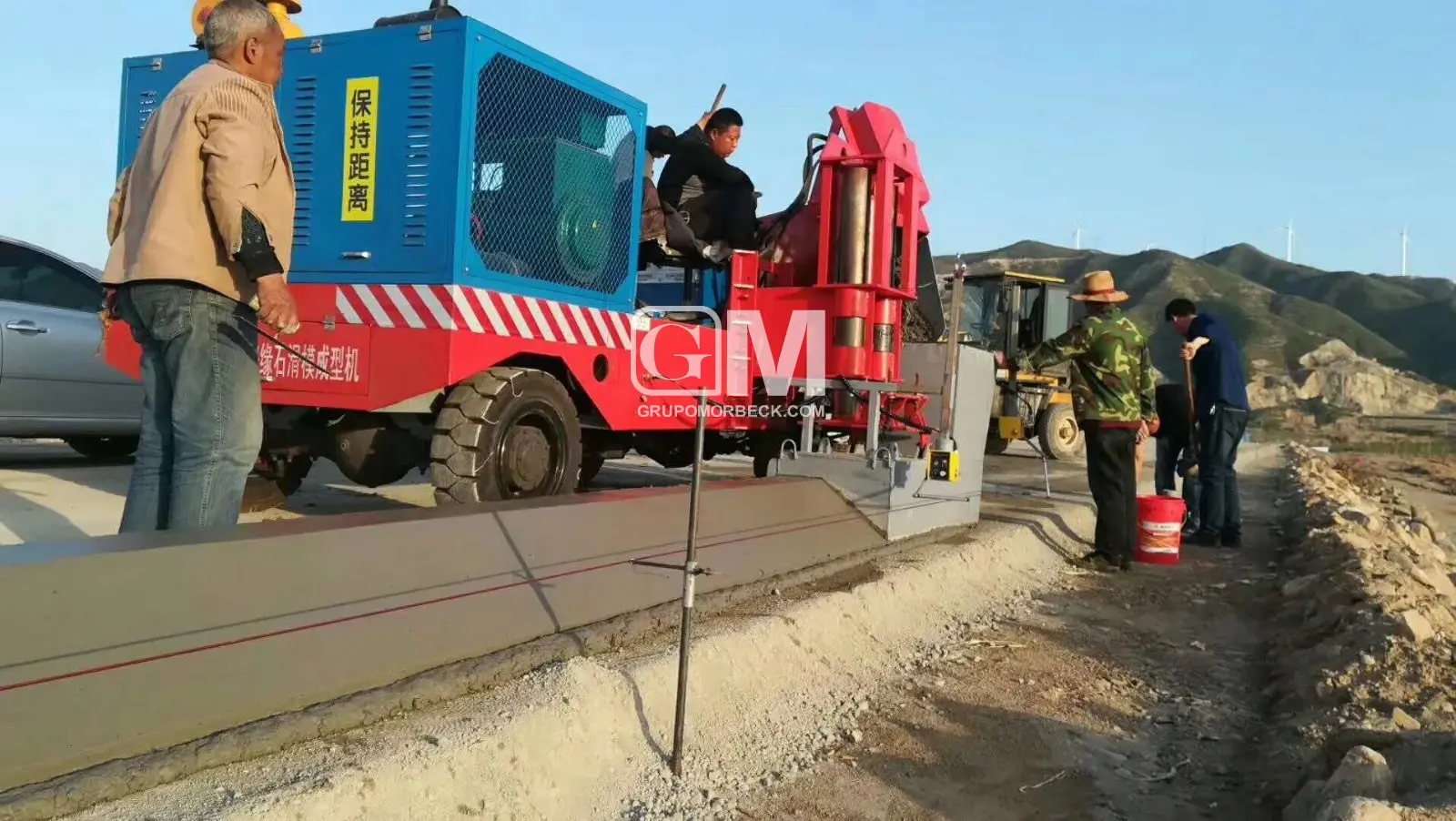  Máquinas Extrusoras de perfiles lineales bordillos sardinel y cunetas