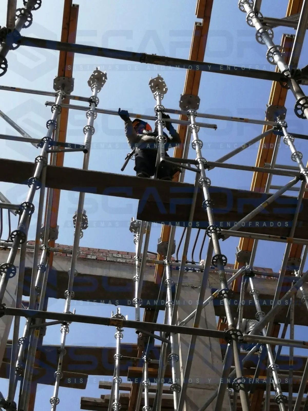 VENTA Y ALQUILER DE ANDAMIOS MULTIRECCIONALES Y ENCOFRADOS