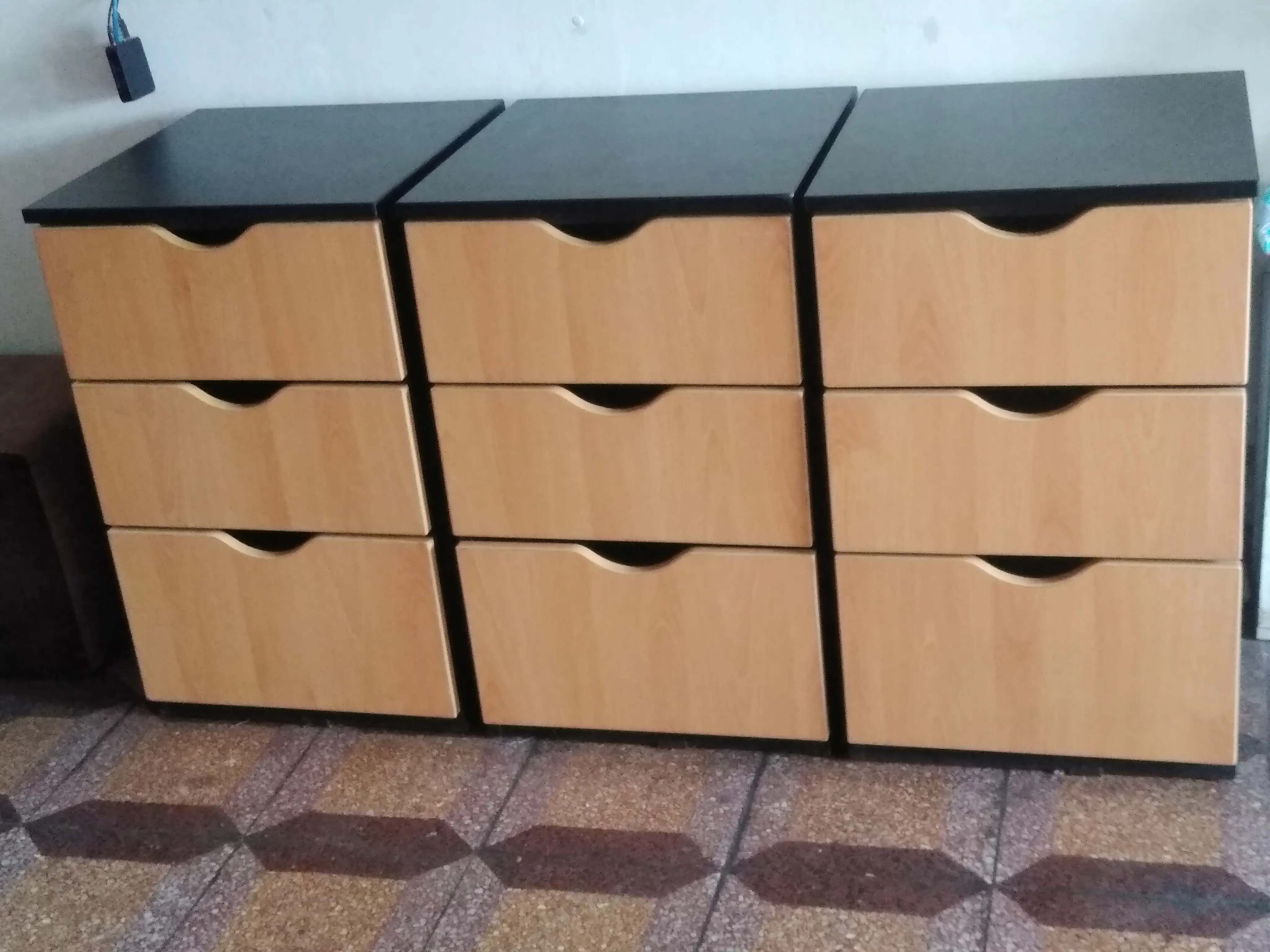 Tres Cajoneras 2x1 melamina de 18 mm.