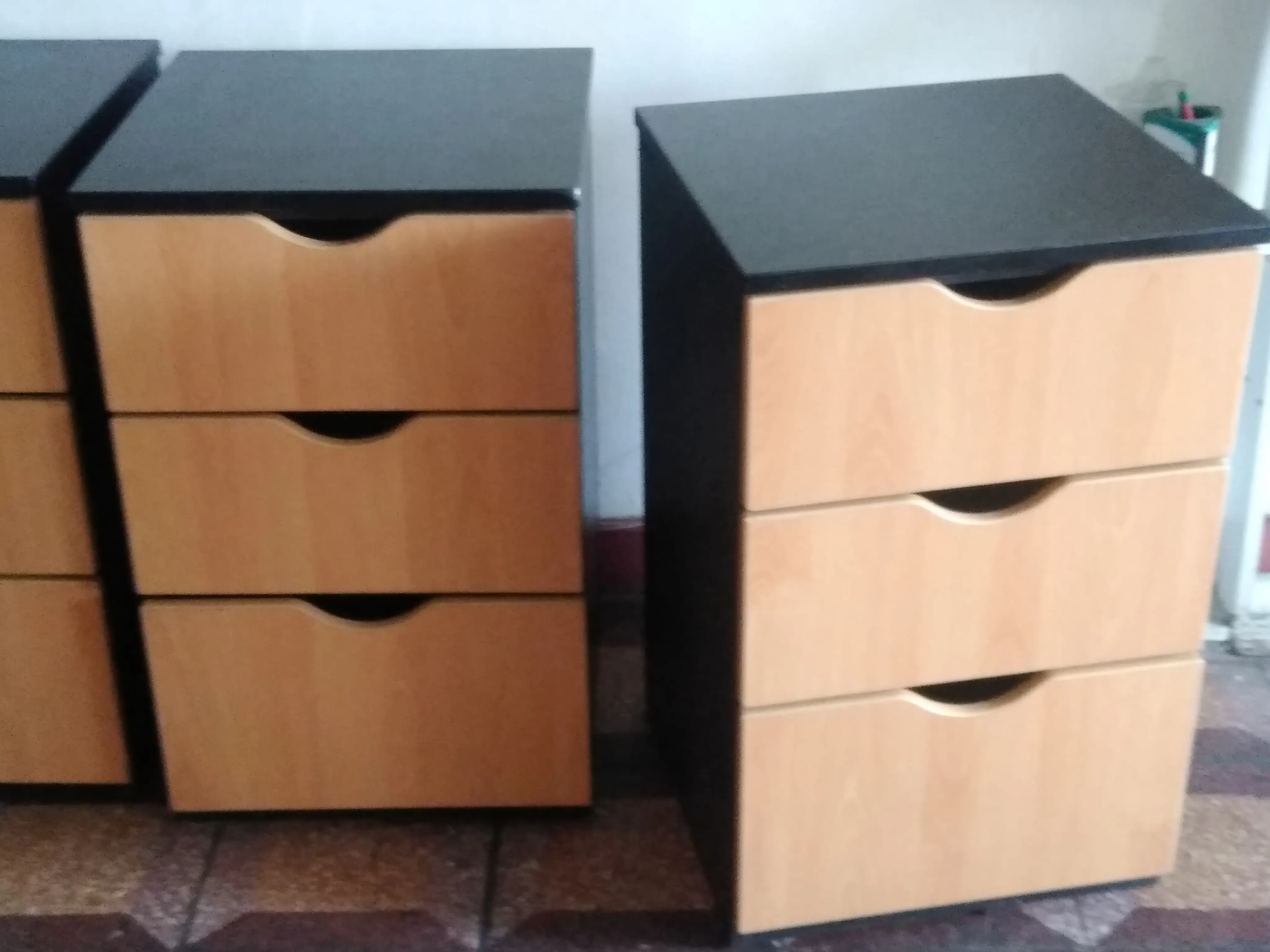 Tres Cajoneras 2x1 melamina de 18 mm.