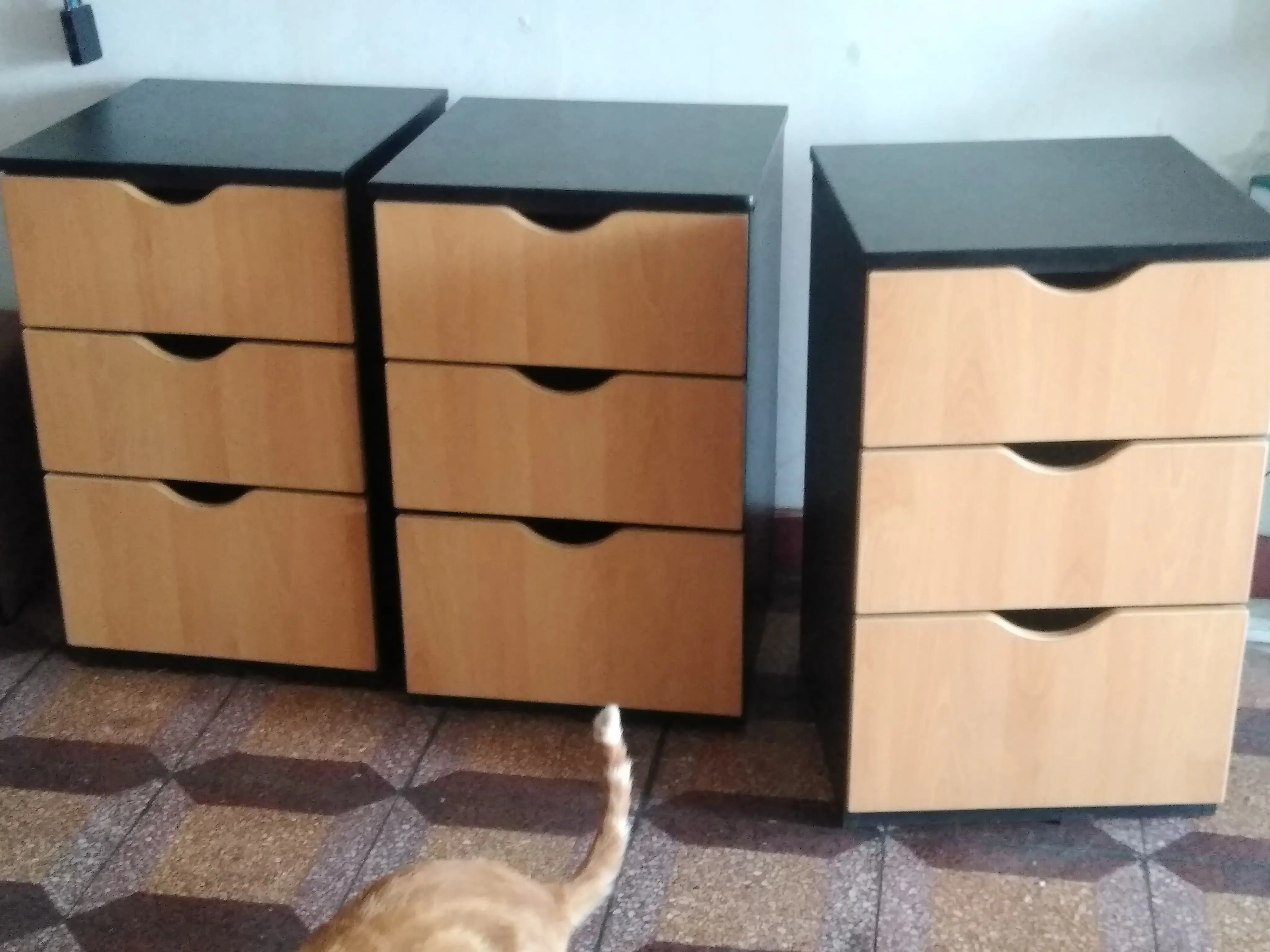 Tres Cajoneras 2x1 melamina de 18 mm.