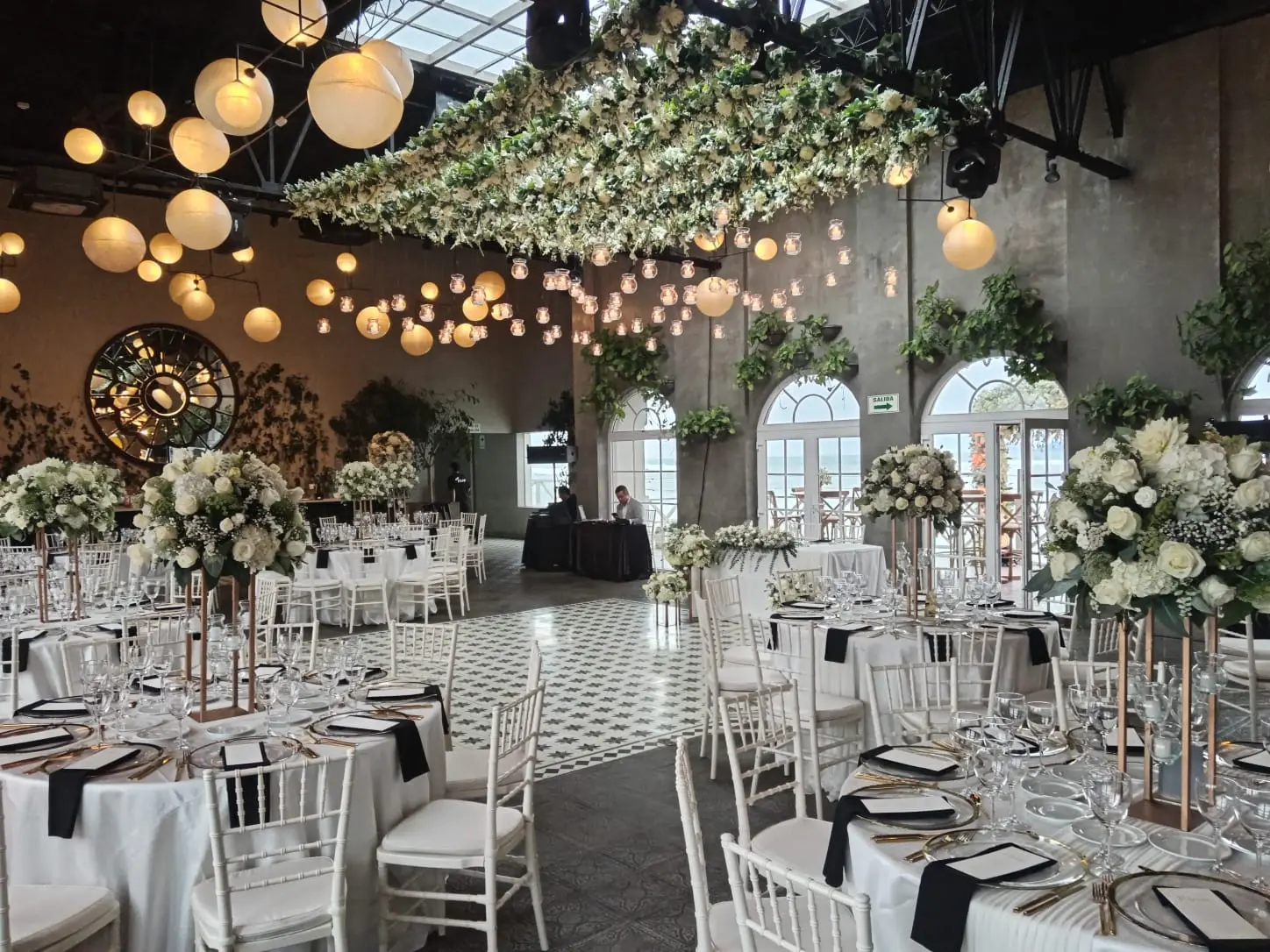 SERVICIO DE ALQUILER DE MOBILIARIO MENAJERIA CRISTALERIA