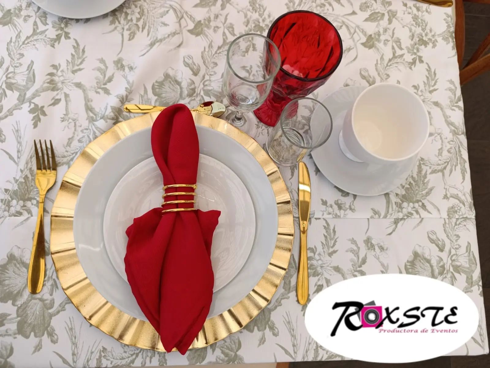 SERVICIO DE ALQUILER DE MOBILIARIO MENAJERIA CRISTALERIA