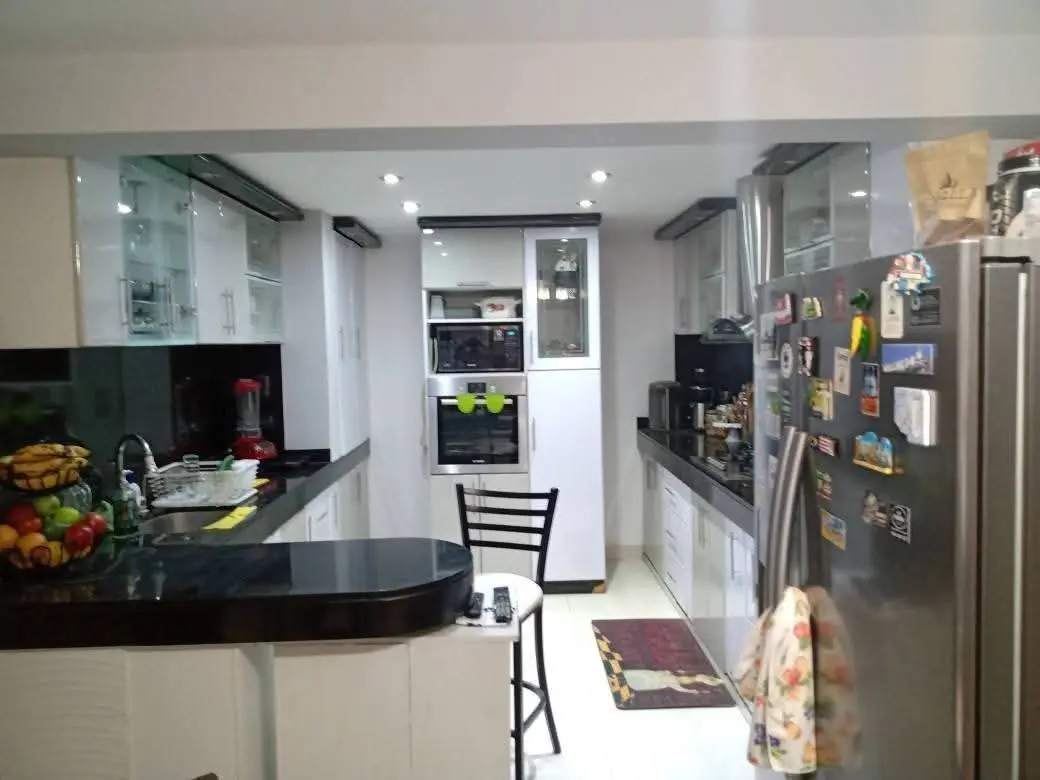 Venta de departamento duplex en los sauces Surquillo 