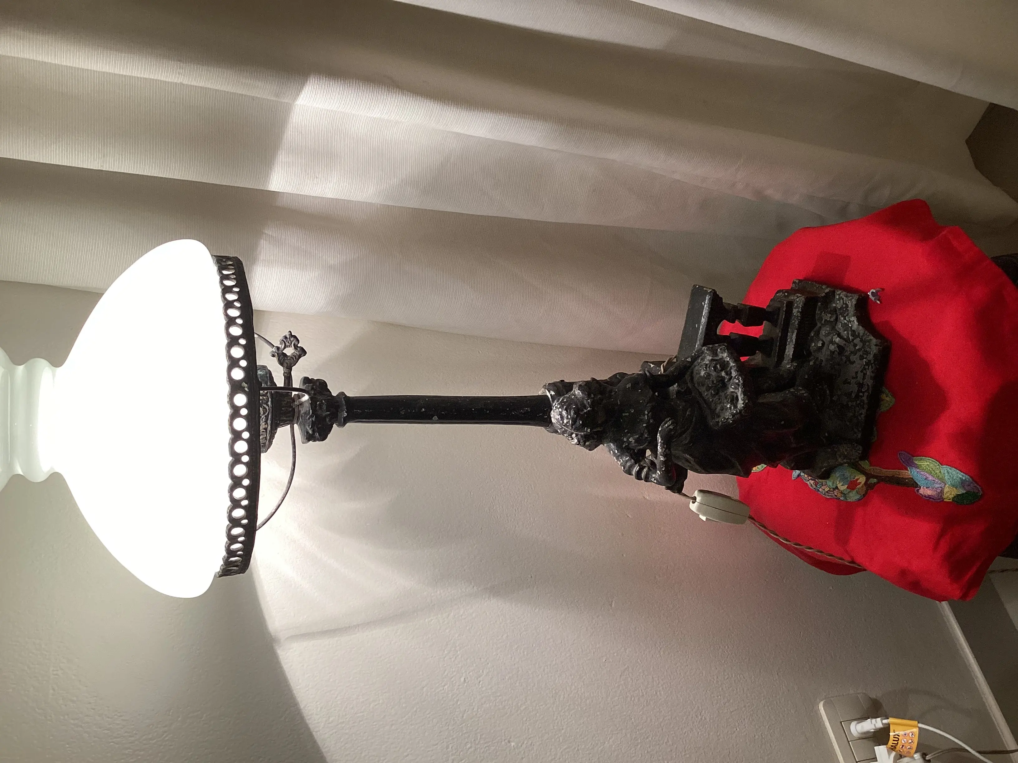 Lampara de Bronce con pantalla