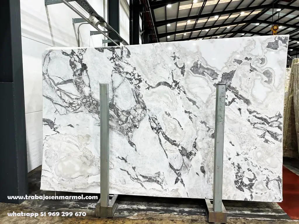 piedra sinterizada para tableros de cocina baños pisos