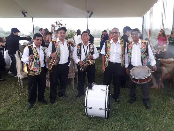 Banda de Músicos en La Victoria Los Olivos Callao Ica 