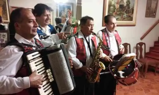 Folklor en Lima Huaynos Tunantadas Música Huancayo 