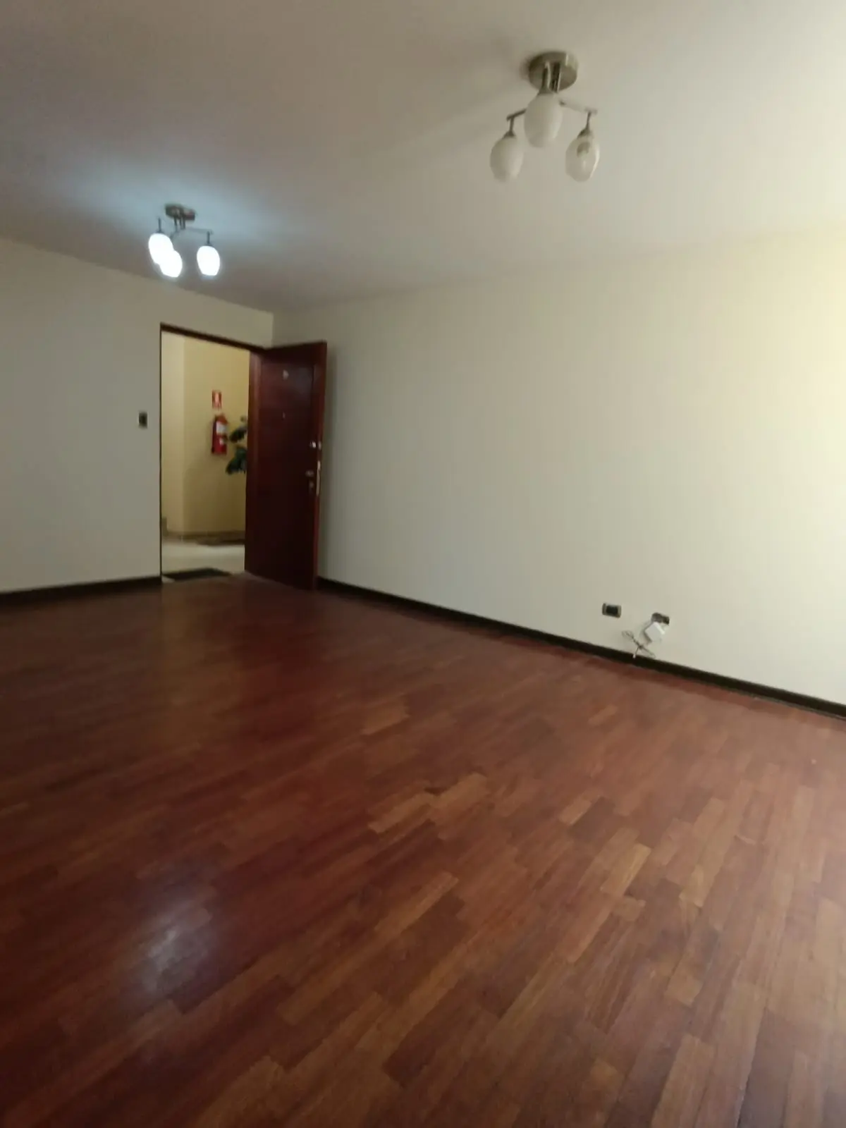 VENTA DE DEPARTAMENTO EN SJL