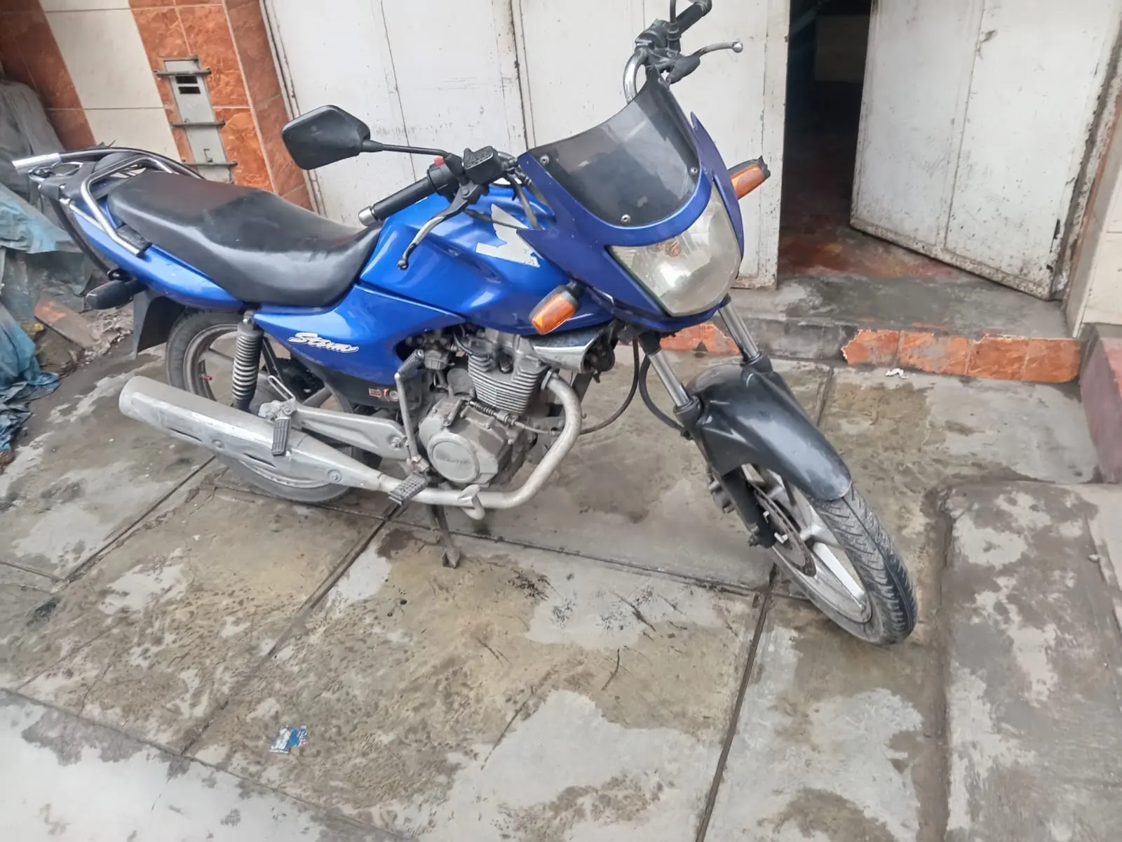 VENDO MOTO HONDA STORM