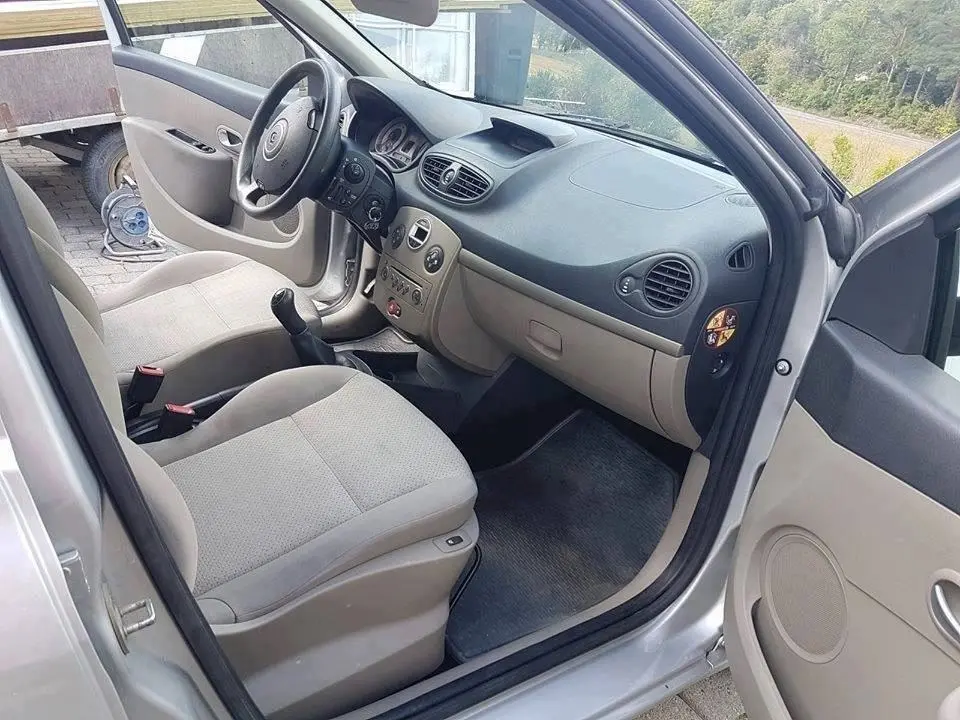 RENAULT CLIO III 1.5l DCI 85ch LUJO DINÁMICO