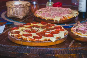 Explora El Delicioso Menú De Pizzería En Paracas