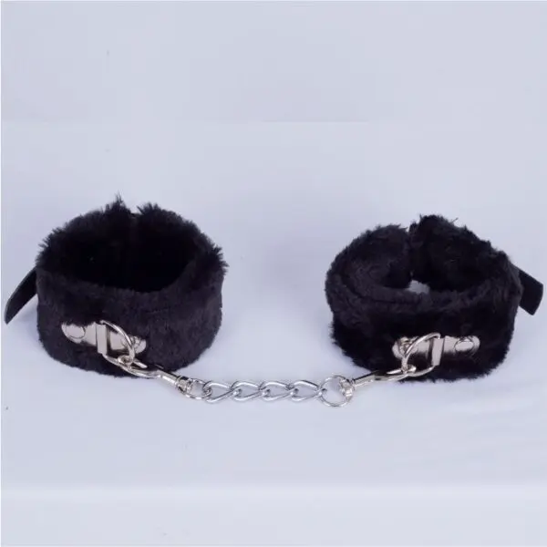 FETISH ESPOSAS PELUCHES NEGRO