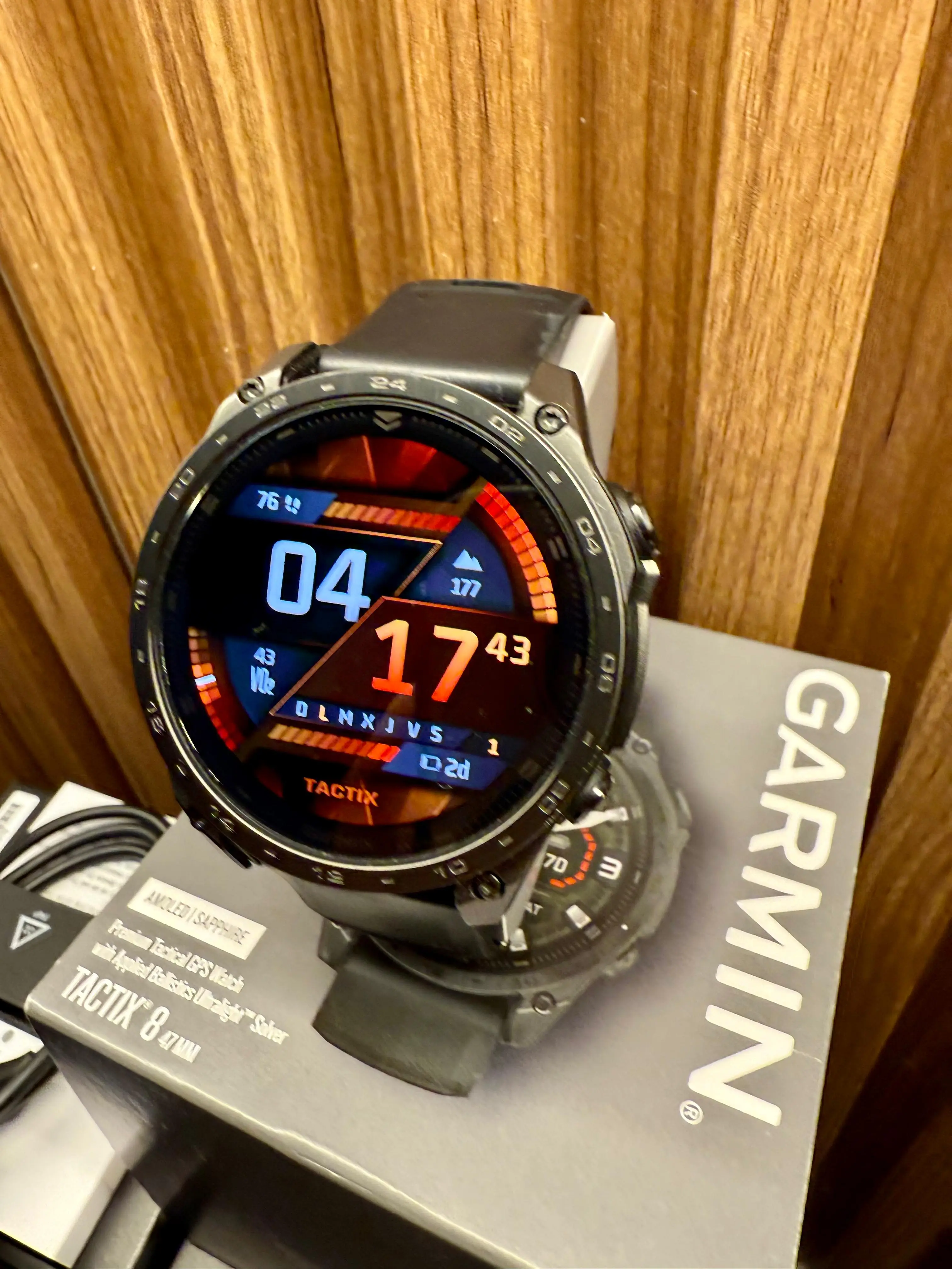  GARMIN TACTIX 8