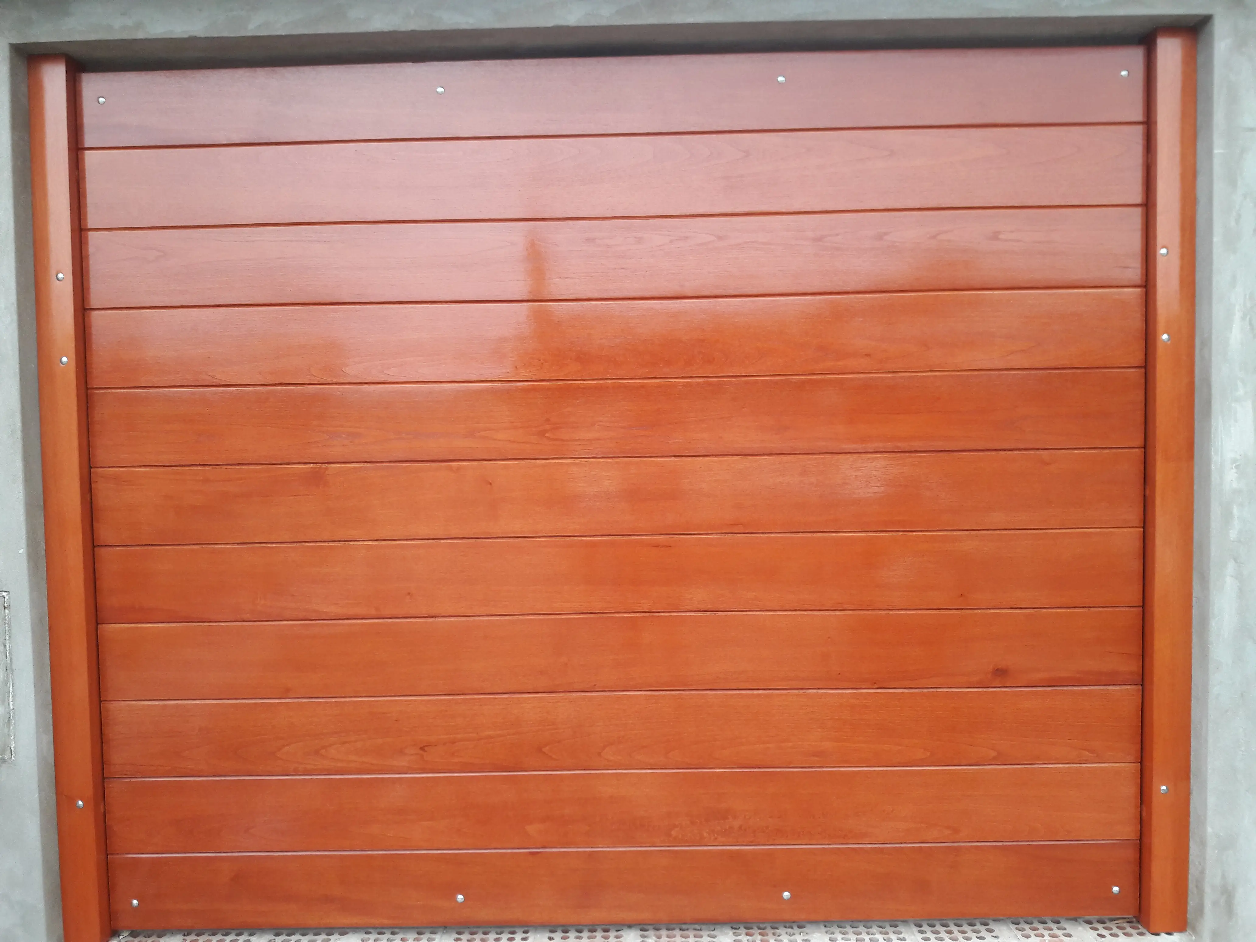 PUERTAS LEVADIZAS VICMA