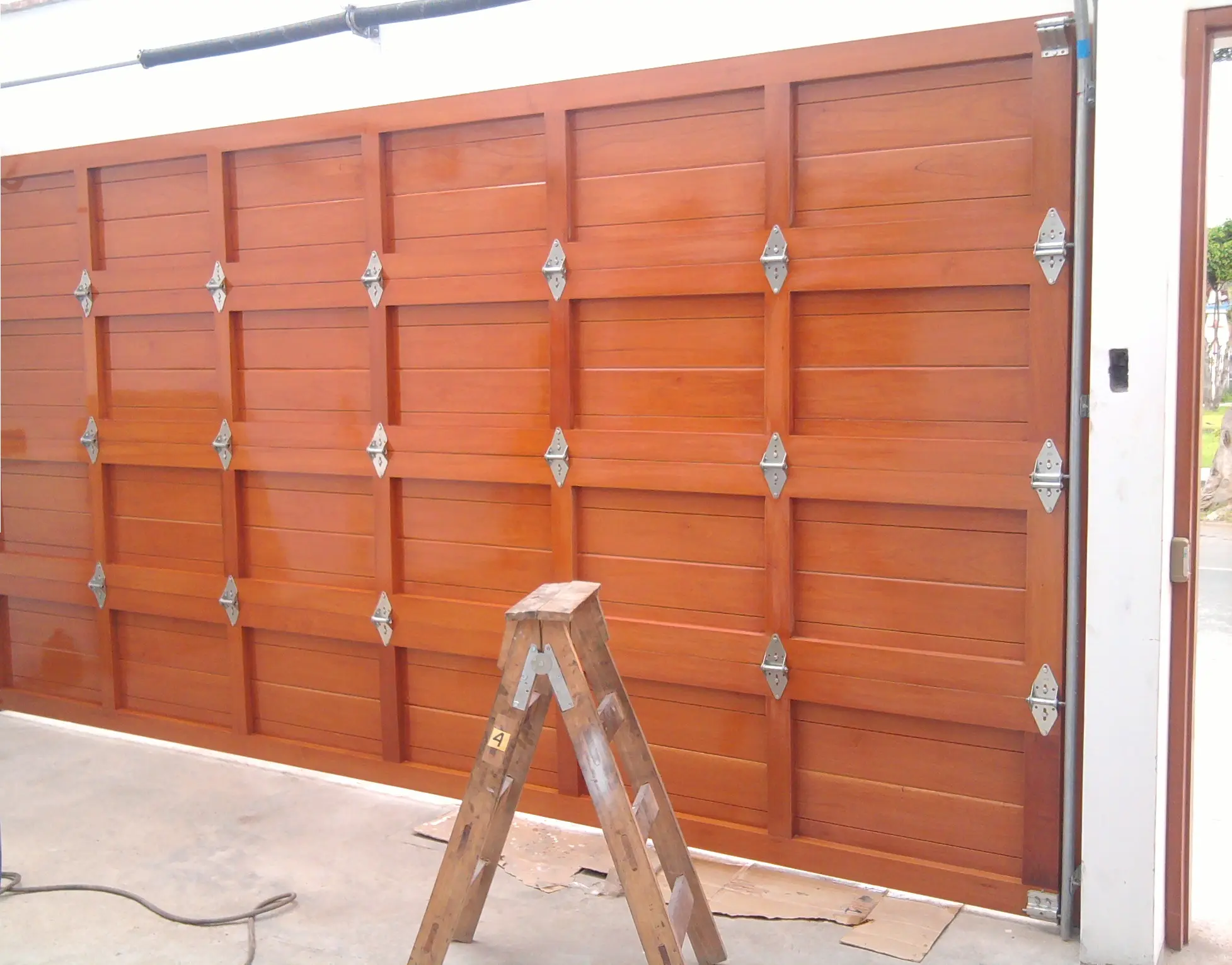 PUERTAS LEVADIZAS VICMA