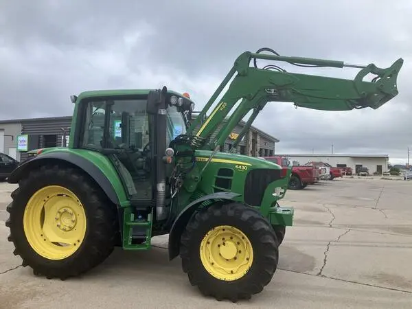 2011 JOHN DEERE 6430