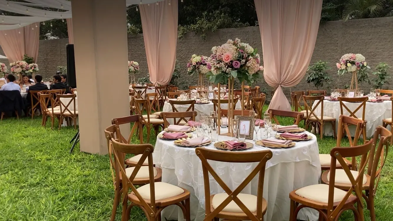 ALQUILER DE MOBILIARIO MENAJERIA CRISTALERIA 